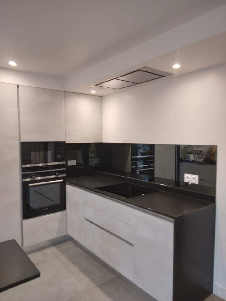 credence cuisine lacobel noir